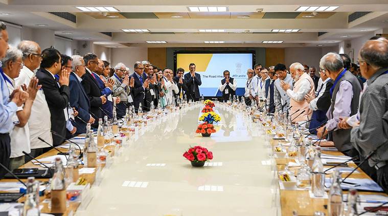 Narendra Modi, Budget 2019, Modi mets economists, pm modi, pm modi meeting economists, pm modi economists meeting, budget 2019, pm modi economy, pm modi niti aayog