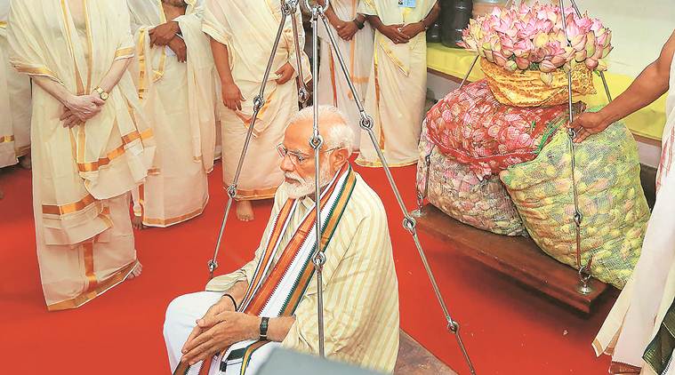 PM in Kerala, Modi Kerala, Modi in Kerala, PM Modi mundu, PM Modi dhoti, Guruvayur temple, Kerala, Lok sabha elections, Indian Express