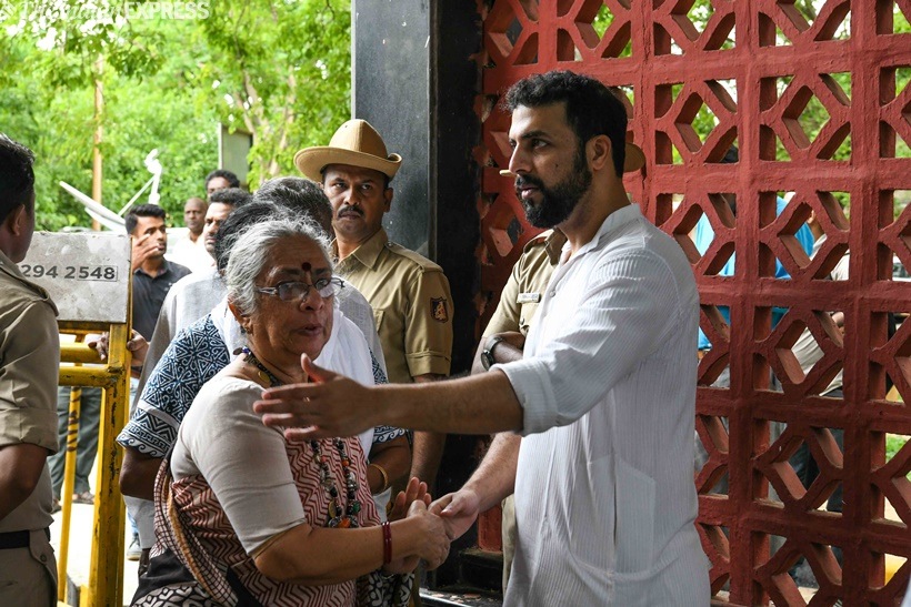 girish karnad son