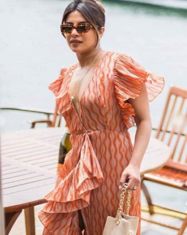 Priyanka Chopra Jonas Kareena Kapoor Deepika Padukone Fashion Hits