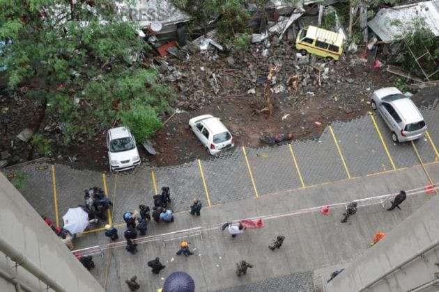 Wall collapses after heavy rains in Pune , 15 killed | India News News ...