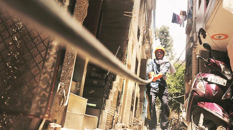 Delhi, Delhi news, Delhi sewage workers deaths, manual scavenging, Delhi sewage cleaning machines, delhi sewer cleaning machines, delhi sewer workers death, sewage machines delhi, delhi sewage machines, delhi sewer machines, AAP Delhi, Arvind Kejriwal, Delhi hardlook, indian express