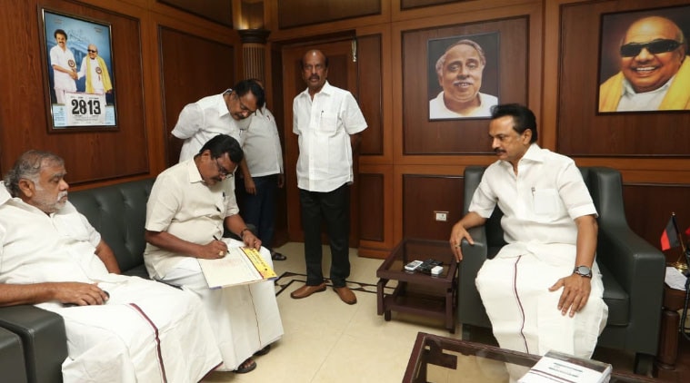 ttv dhinakaran, tamilselvan, yyv dhinakaran tamilselvan, tamilselvan joins dmk, aiadmk, dmk, chennai news, Indian Express