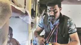 Gujarat: Train hawker arrested after video of him mimicking politicians goes viral