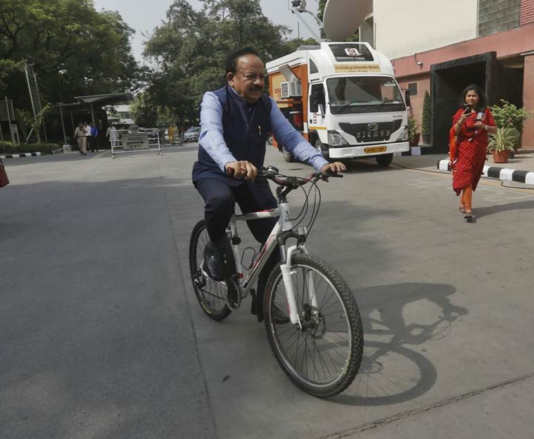 Union Minister Harsh Vardhan cycles to office to take charge of Health Ministry