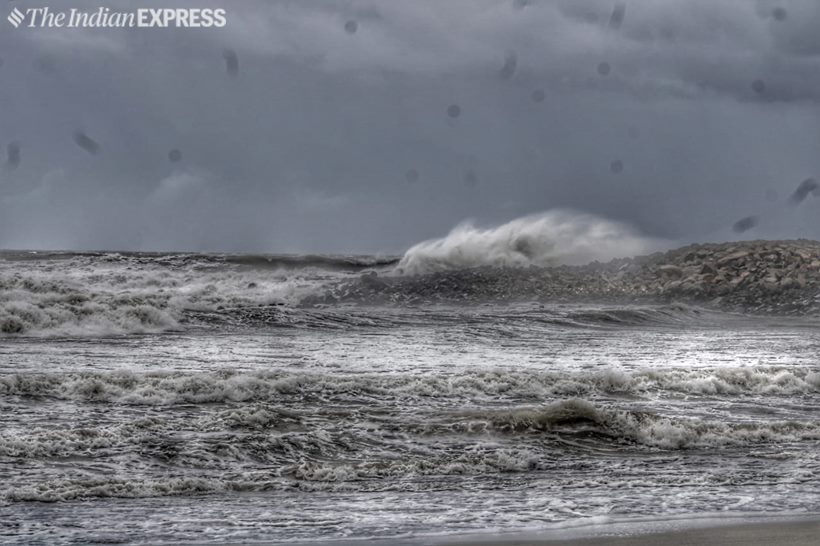 cyclone vayu, cyclone vayu photos, cyclone vayu news, cyclone vayu gujarat, cyclone vayu video, cyclone vayu location, weather today, today weather, cyclone vayu in mumbai, weather report today, weather forecast, weather forecast today, cyclone vayu news, fani cyclone, fani cyclone today news, india news, indian express