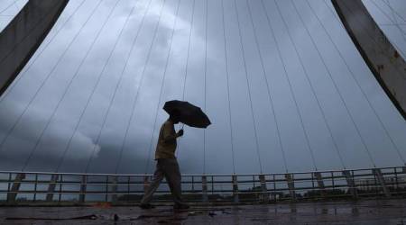 Humid morning in Delhi, thunderstorm predicted in evening