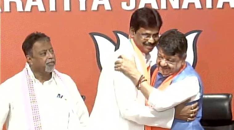 12 more TMC leaders join BJP, Mamata says saffron party 'collecting garbage'