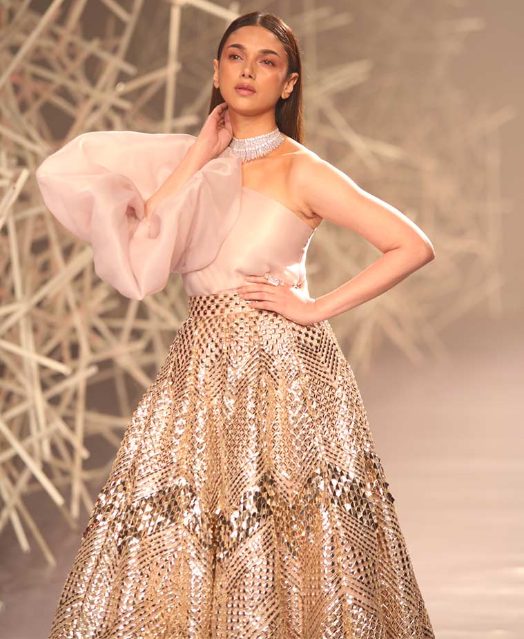 Aditi Rao Hydari, Aditi Rao Hydari pics, Aditi Rao Hydari movies, Aditi Rao Hydari photos