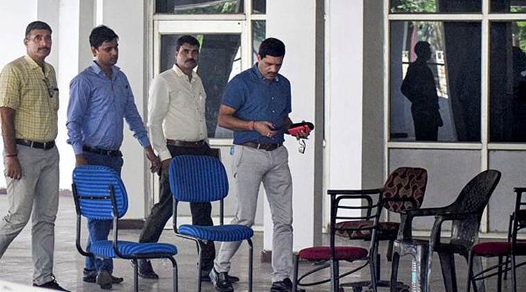CBI, CBI raid, CBI raid on Samajwadi party, CBI raid on Ateeq Ahmad, Uttar Pradesh news, Ateeq Ahmad, Samajwadi Party, Uttar Pradesh news, Indian Express news