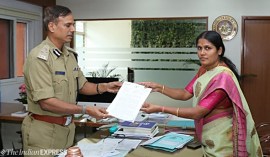 Bangalore-Bengaluru-mayor-gangambike-mallikarjun-submit-letter-fake-news-Commissioner-Alok-Kumar-759