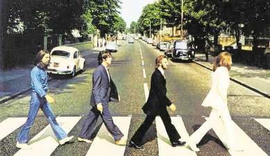 The Beatles online auction, The Beatles, The Beatles auction, Hey Jude handwritten lyrics, Paul McCartney, Julien’s Auctions, Julien’s Auctions news, The Beatles news