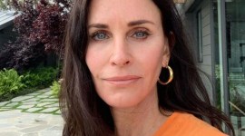 Courteney Cox to star in, produce series on Netflix