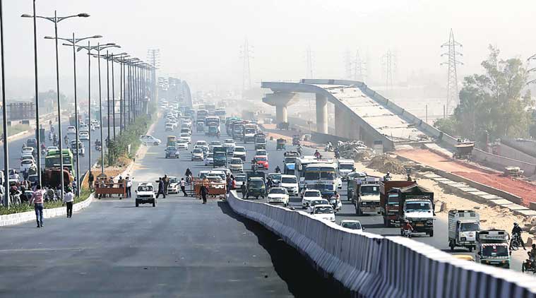kite string accident, badarpur flyover, kite string stuck in neck, delhi manjha accident, manjha, delhi news