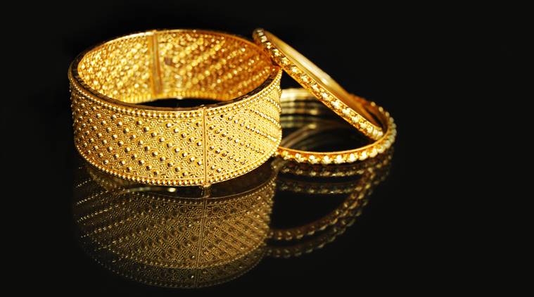 gold jewellery, how to take care of gold jewellery in monsoon, indianexpress.com, indianexpress, gold jewellery shine, how to retain shine of golds, silica gel packets, tips to care gold,