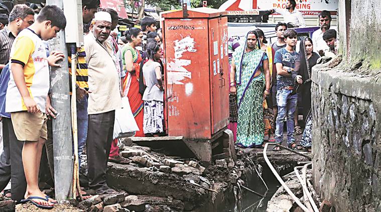 Mumbai: 18-month-old falls into open gutter, family gives up hope, lodges case against BMC
