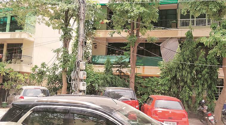 gurgaon, gurgaon news, gurcaon murder, gurgaon suicide, man stabs wife, indian express