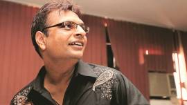 irshad kamil, lyricist irshad kamil, irshad kamil poet, kabir singh, bekhayali, kabi singh songs, kaali aurat ka khwaab, ek mahina nazmon ka, art and culture news, indian express news