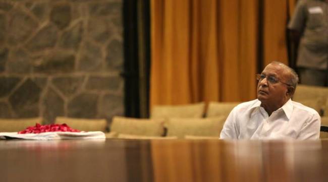 Jaipal Reddy pays homage to former Lok Sabha Speaker Somnath Chatterjee at a memorial service in the capital New Delhi on tuesday. Somnath Chatterjee died earlier this month. Express Photo by Tashi Tobgyal New Delhi 280818
