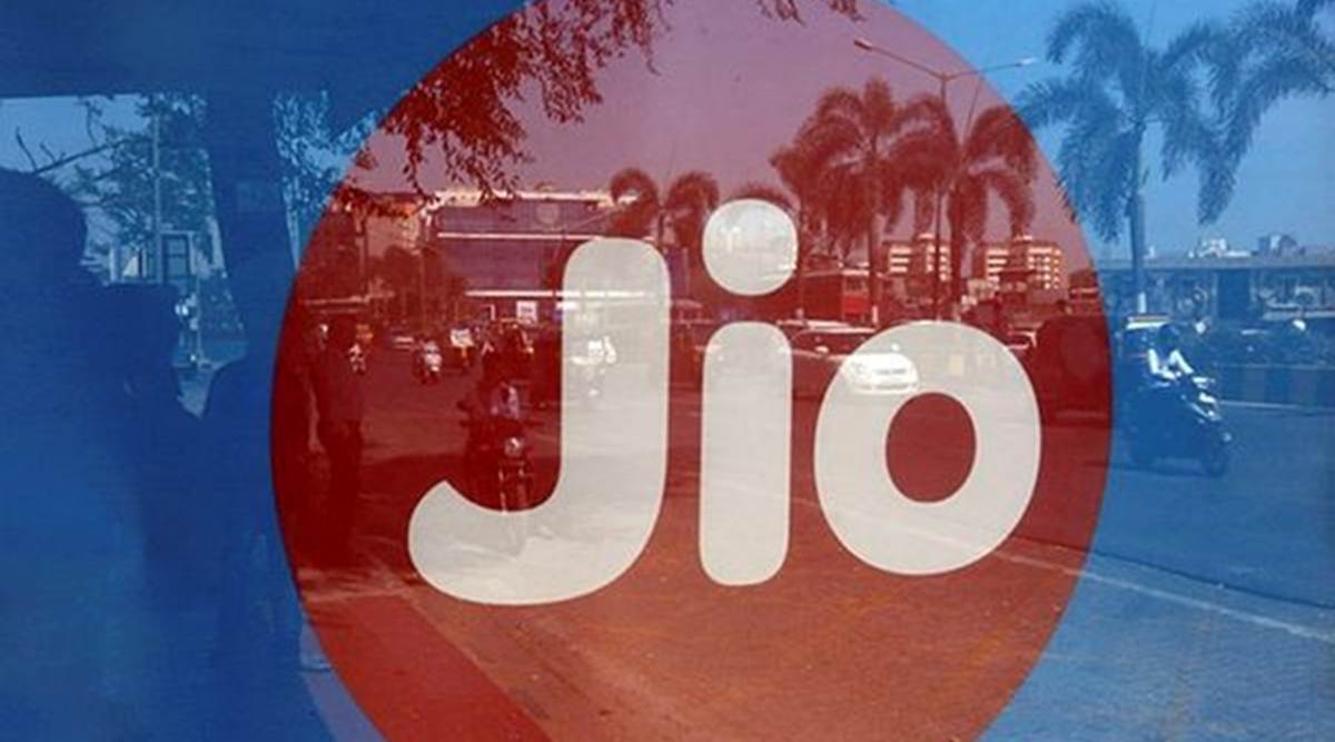Reliance, Reliance mobile, Jio, Jio Subscribers, Jio tariffs, Mukesh Ambani, Jio Cut prices data plan, Market competetion, Average revenue per user, Jio and Airtel, Jio Assets