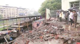 kalyan thane wall collapse, kalyan wall collapse, kalyan wall mishap, mumbai rains, mumbai monsoons, mumbai news