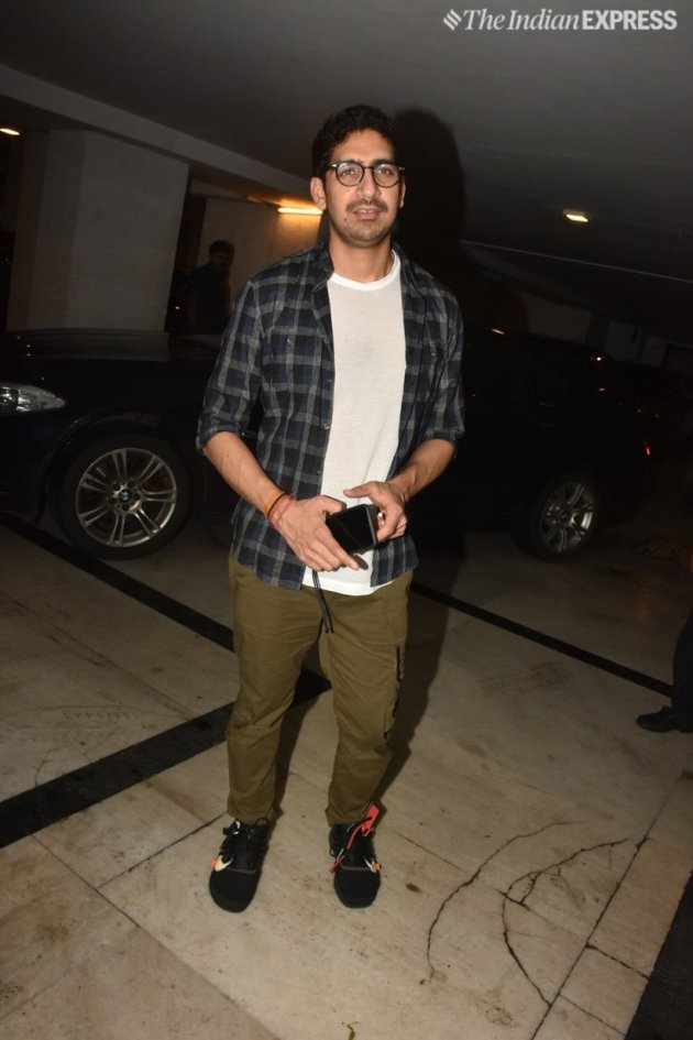 karan johar party, shah rukh khan, karan johar, shah rukh, shahrukh khan, srk, zoya akhtar, karan johar house party photos