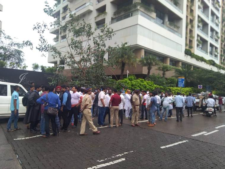 karnataka, karnataka crisis, karnataka coalition, congress jds, karnataka news, karnataka cabinet reshuffle, karnataka mlas, MLAs H Nagesh, karnataka mlas resign