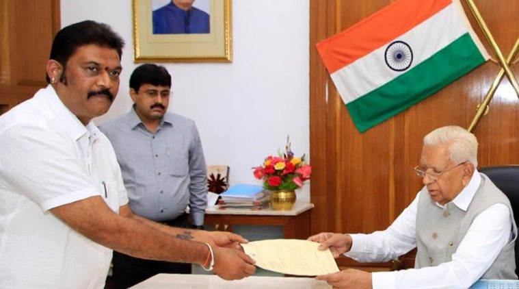 anand singh, anand singh resigns, congress mla resigns, karnataka congress mla resigns, congress anand singh, karnataka news