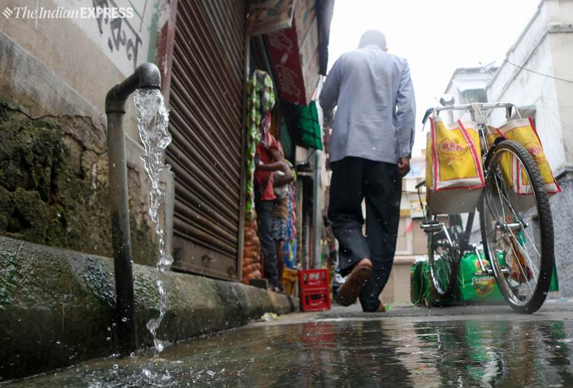 kolkata, kolkata water wastage, kolkata water waste, water wastage, water crisis, india water crisis, water tax, water resource, water waste photos, water wastage photographs, indian express