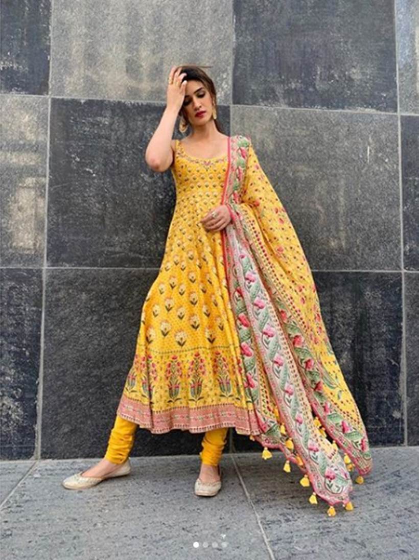 Deepika Padukone, Kareena Kapoor Khan, Kriti Sanon, Sonakshi Sinha, Kangana Ranaut, fashion hits and misses of the week, indian express news