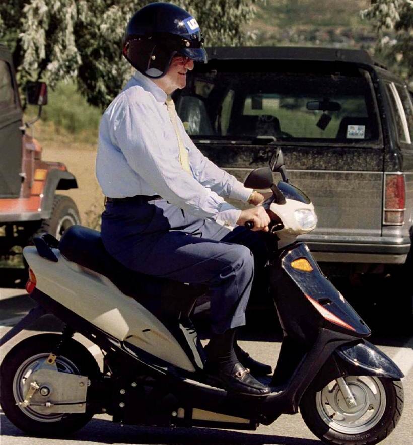 Lee Iacocca, Lee Iacocca dead, Lee Iacocca chrysler, Lee Iacocca ford, Lee Iacocca ford mustang, Lee Iacocca no more, Lee Iacocca death, Lee Iacocca news, chrysler, ford, ford mustang