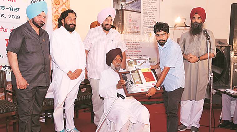 stubble burning, Sahitya Akademy Award, Jaswant Singh Kanwal, Puranmashi-Punjabi Jor Mela, Dhudike village, Moga, Punjab Chief Minister, Captain Amarinder Singh, organic farming, Punjab Agricultural University, punjab news, ludhiana news, indian express