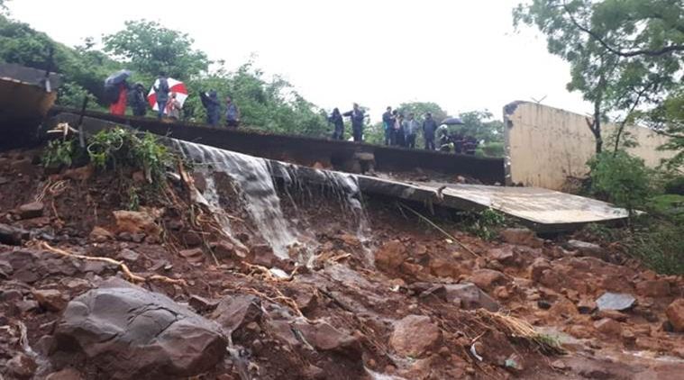 Mumbai, Mumbai news, Mumbai rain, Mumbai monsoon, Malad wall collapse, Kurar village wall collapse, Minor deaths in Mumbai wall collapse, Indian express, 