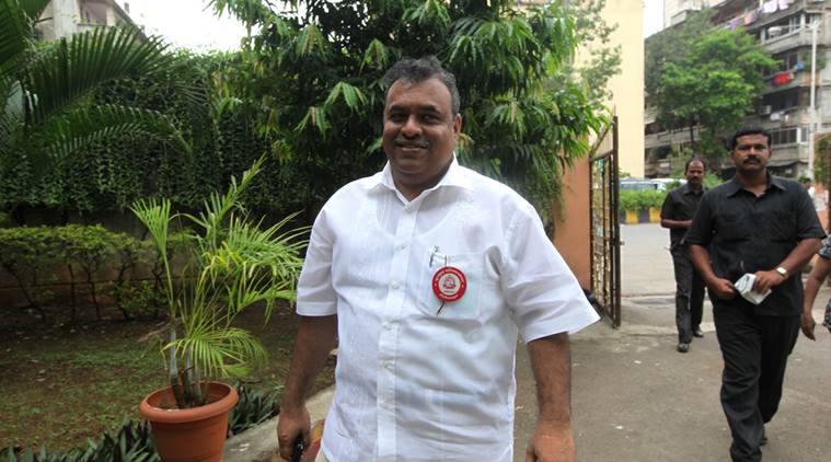 Milind Vaidya, Milind Vaidya attacks truck drivers, Milind Vaidya viral video, Milind Vaidya, shiv sena man assaults truck drivers, shiv sena, mumbai news