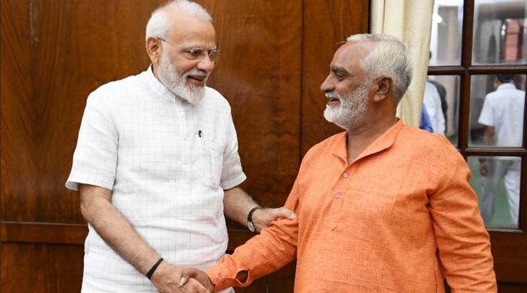 narendra modi, pm modi, prime minister modi, bjp, pm meets bjp supporter, lok sabha elections, lok sabha elections 2019, gujarat, delhi, man cycles from gujarat to delhi, indian express news