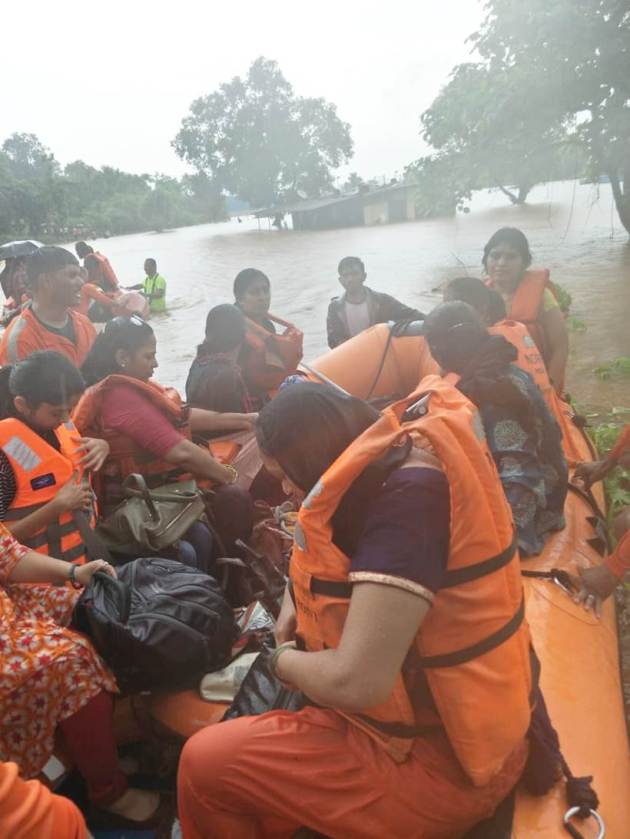 mumbai rains photos, mumbai airport photos, Mumbai waterlogging photos, mumbai weather, mahalaxmi expressm mumbai weather photos,