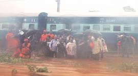 mumbai train services resumed, kalyan karjat train services resumed, mumbai rain, mahalaxmi express stuck in mumbai, maharashtra news, indian express news
