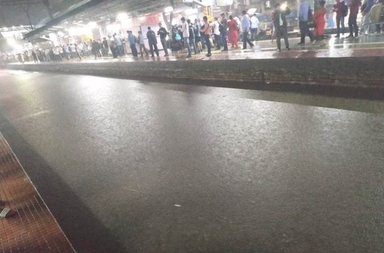mumbai rains photos, mumbai airport photos, Mumbai waterlogging photos, mumbai weather, mahalaxmi expressm mumbai weather photos,