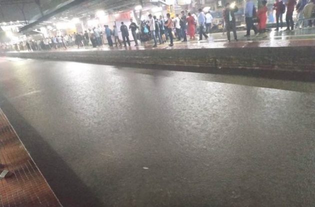 mumbai rains photos, mumbai airport photos, Mumbai waterlogging photos, mumbai weather, mahalaxmi expressm mumbai weather photos,