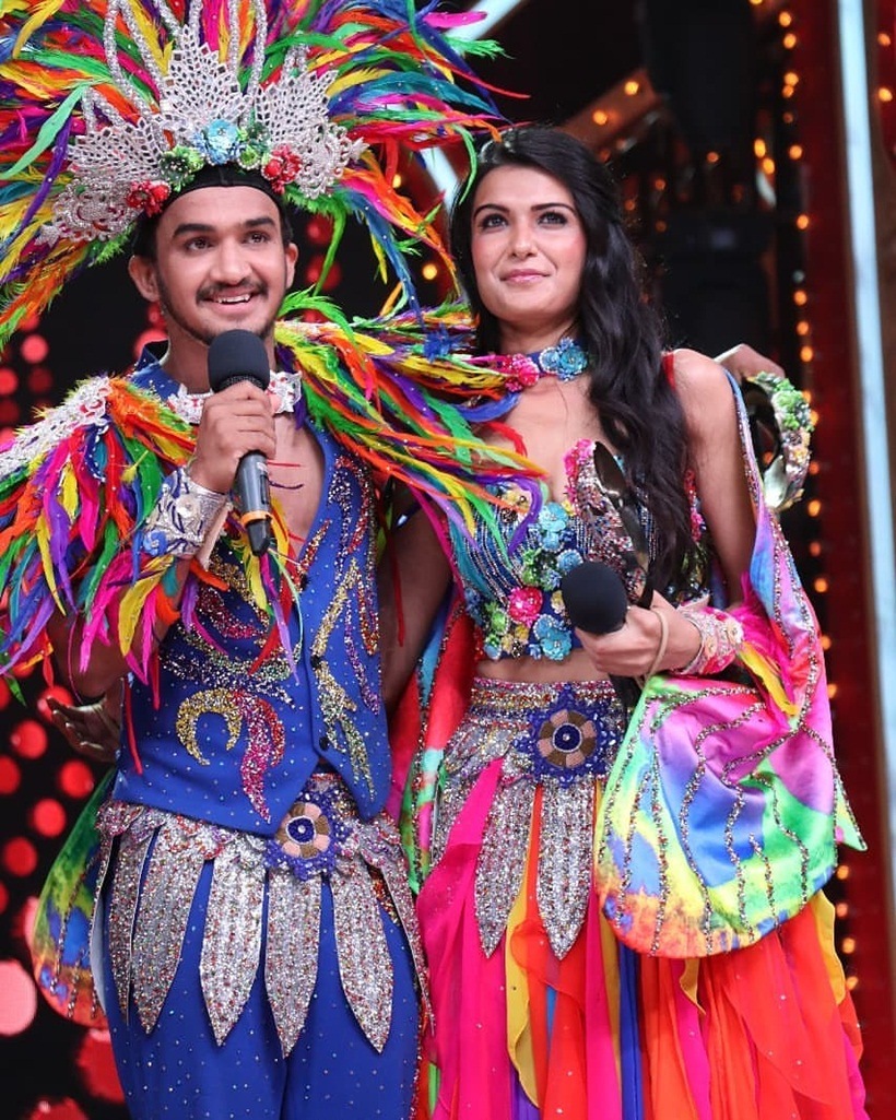 faisal khan with his girlfriend