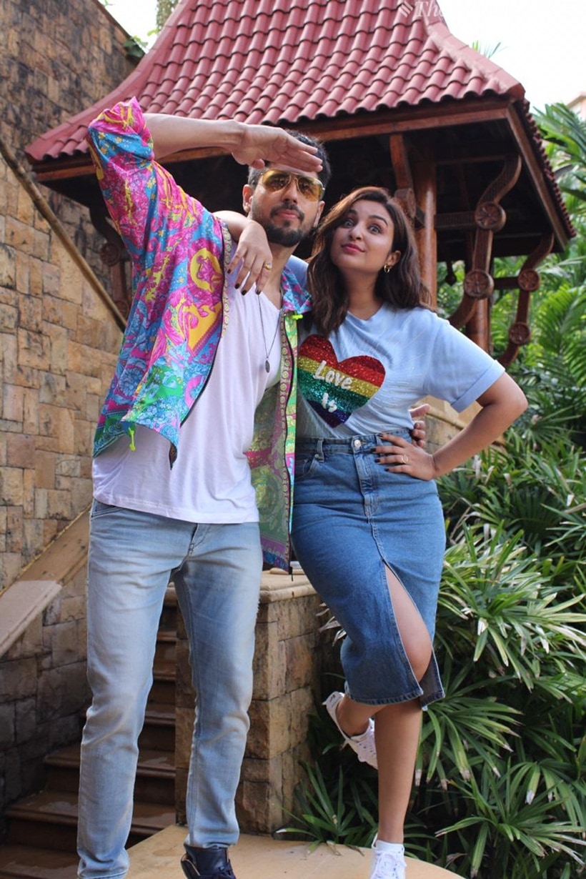 arjun patiala promotions, jabariya jodi promotions, parineeti chopra, diljit dosanjh, kriti sanon, vijay deverakonda, kiara advani, kim sharma, malaika arora, vijay deverakonda photos, kiara advani photos, entertainment news, indian express