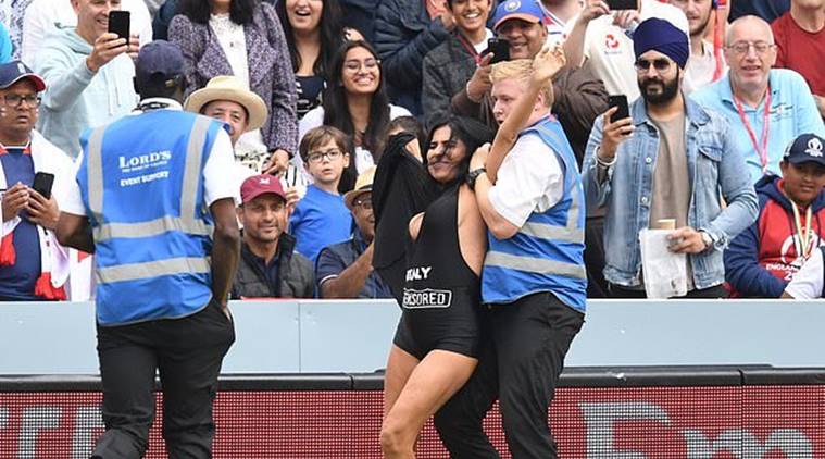 World Cup 2019: Streaker attempts pitch invasion in ENG vs NZ final |  Sports News,The Indian Express