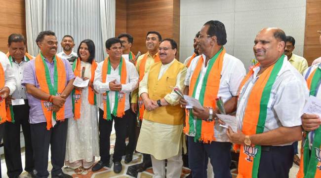 goa congress mla, karnataka mla, goa mla join bjp, mlas join bjp, fifth column, congress mlas resign, goa crisis, karanataka crisis, indian express news