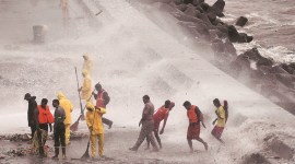 Mumbai high tide, mumbai weather, boy drowns in Marine Drive, Mumbai minor boy drowns, mumbai boy drowns, mumbai rains, mumbai monsoons