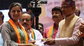 Sapna Chaudhary, Sapna Chaudhary joins bjp, haryanvi singer dancer Sapna Chaudhary, bjp membership drive, Delhi BJP, manoj tiwari, delhi news