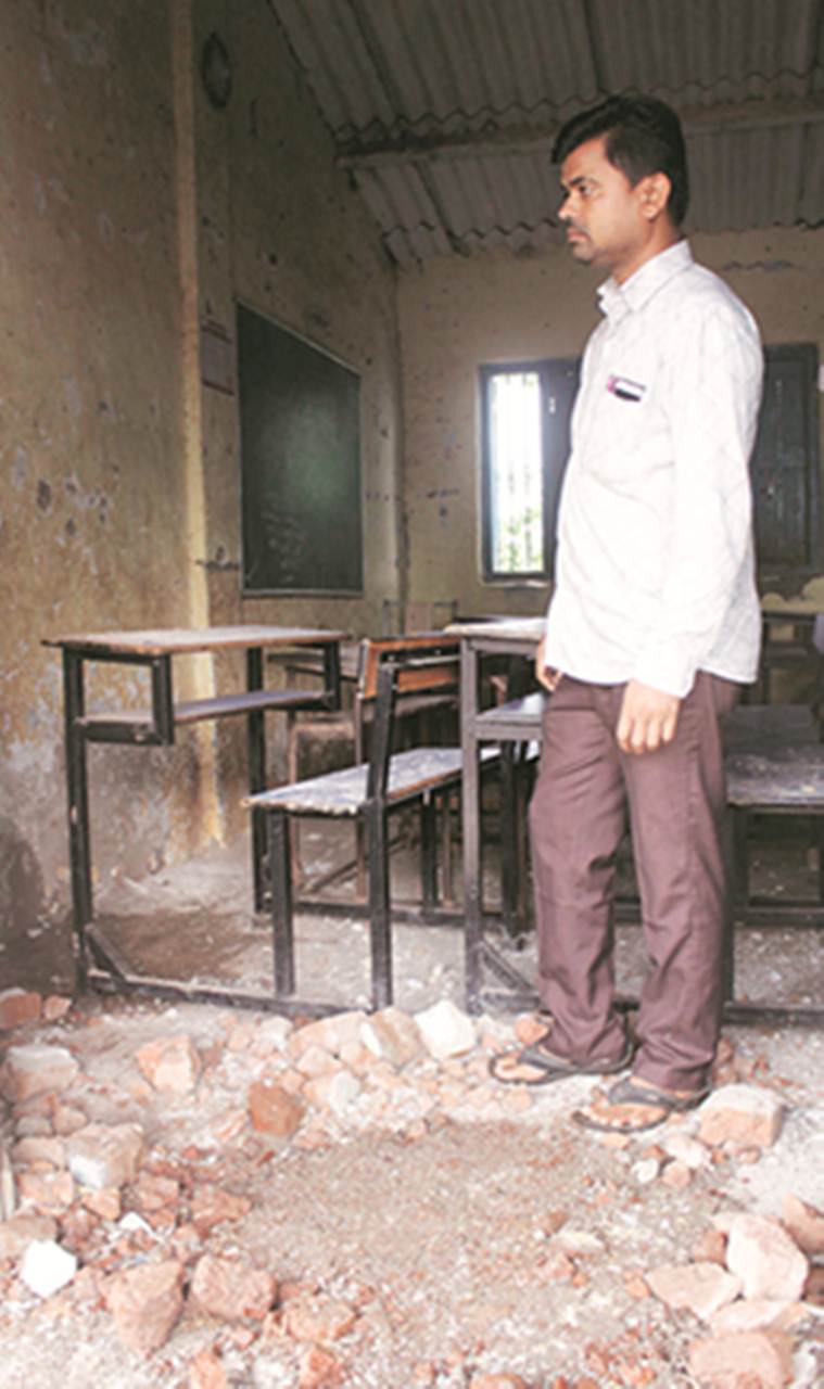 dahanu earthquake, earthquake in dahanu, schools, school children, palghar building collapse, building collapse in palghar, maharashtra news, indian express news