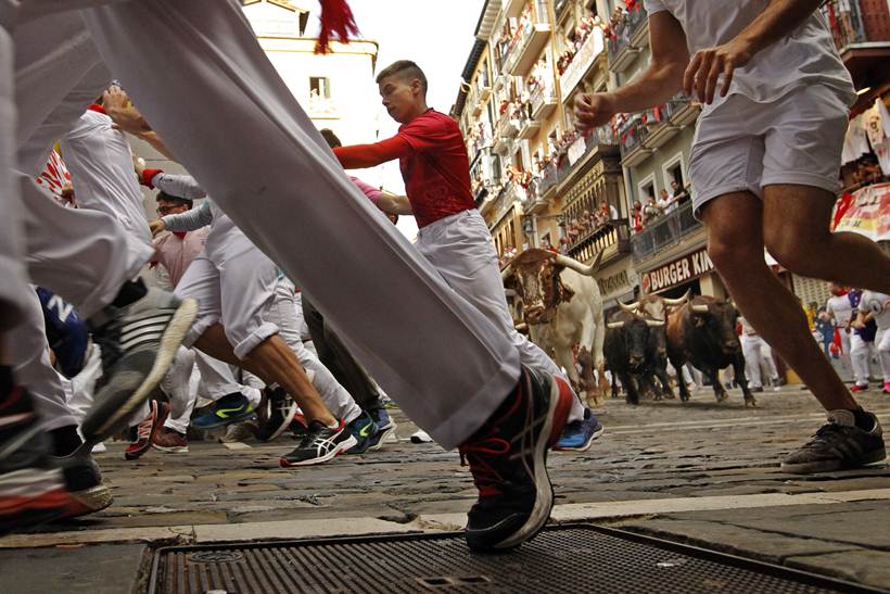 spain, bull running, san permin, pamplona, annual bull-running festival, world news, indian express