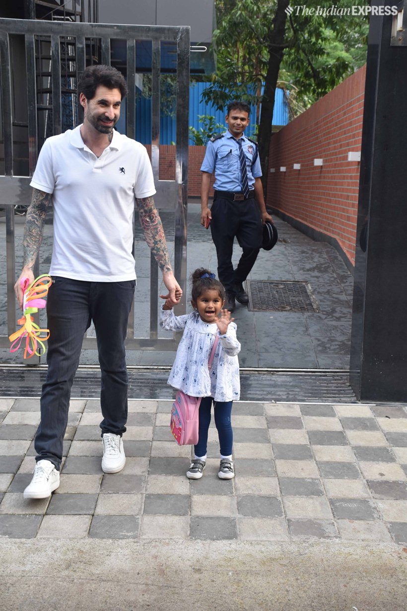 sunny leone daughter nisha