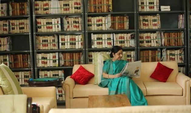 sushma swaraj, sushma swaraj delhi house, sushma swaraj moves out of delhi house, former external affairs minister sushma swaraj, indian express news