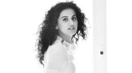 taapsee pannu with mission mangal